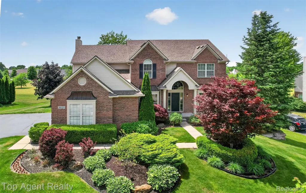 26321 Daria Circle E Lyon Charter Township MI 48178