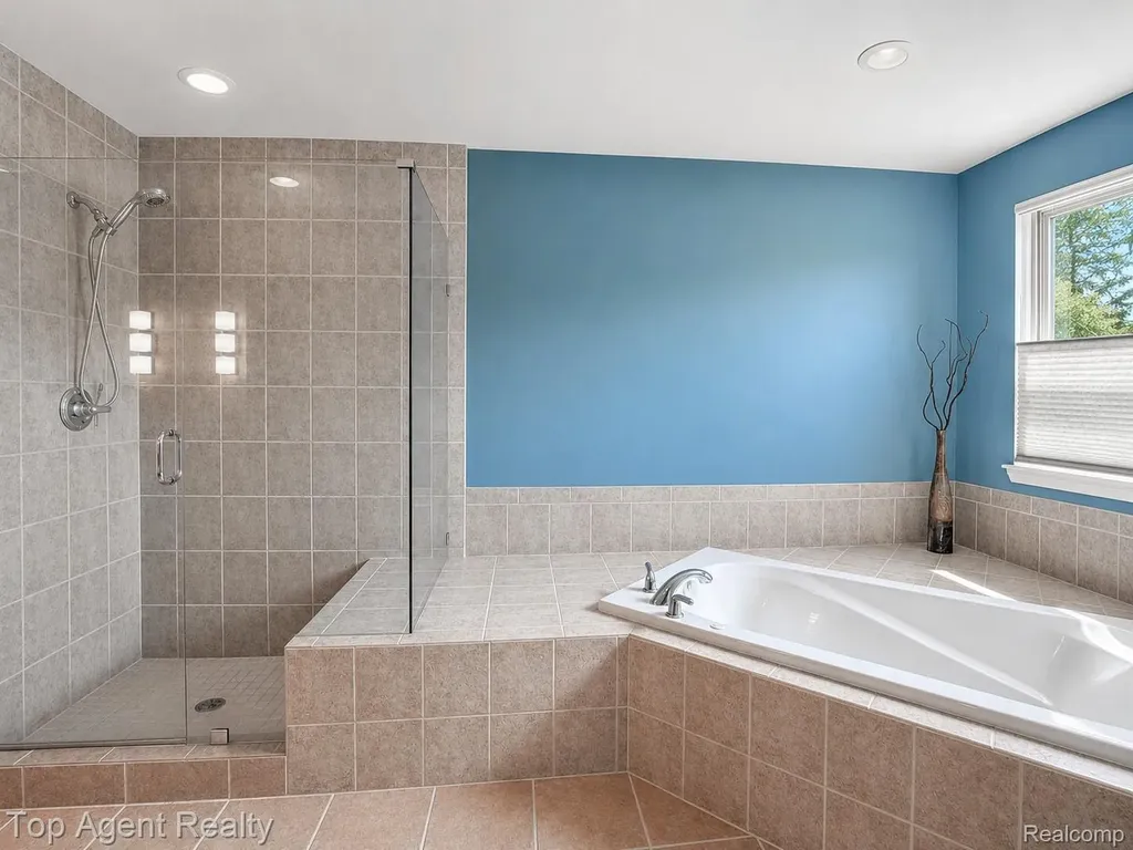 26321 Daria Circle E Lyon Charter Township MI 48178
