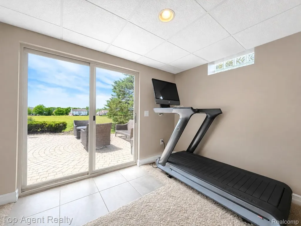 26321 Daria Circle E Lyon Charter Township MI 48178