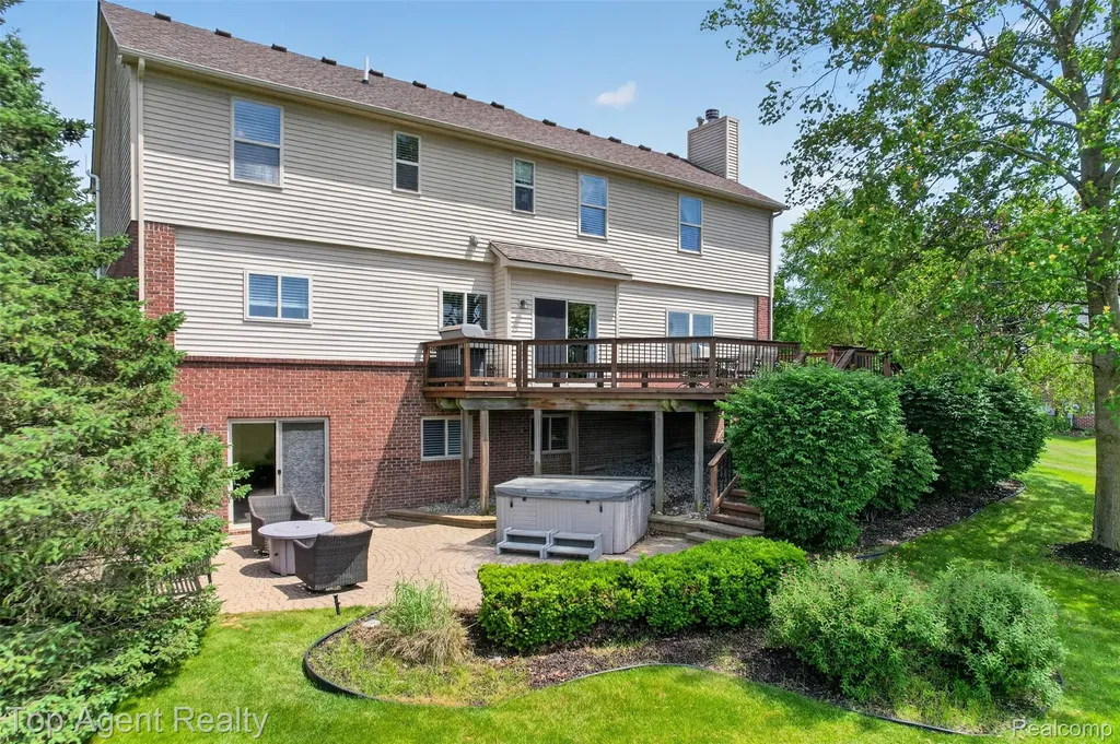 26321 Daria Circle E Lyon Charter Township MI 48178