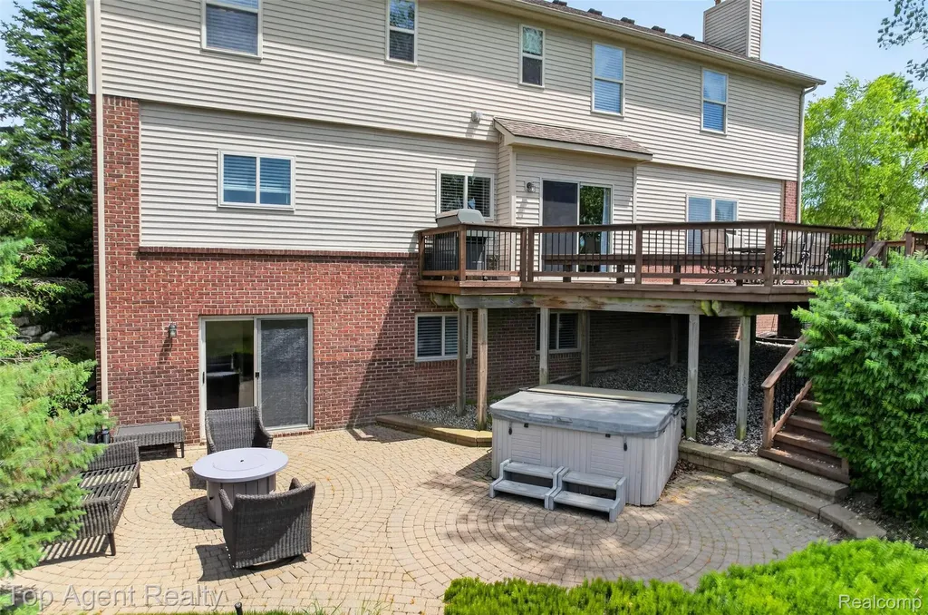 26321 Daria Circle E Lyon Charter Township MI 48178