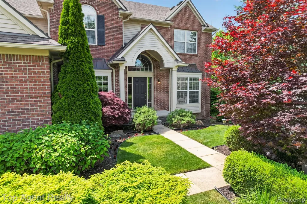 26321 Daria Circle E Lyon Charter Township MI 48178
