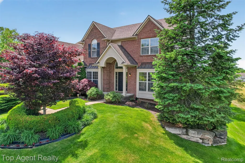 26321 Daria Circle E Lyon Charter Township MI 48178