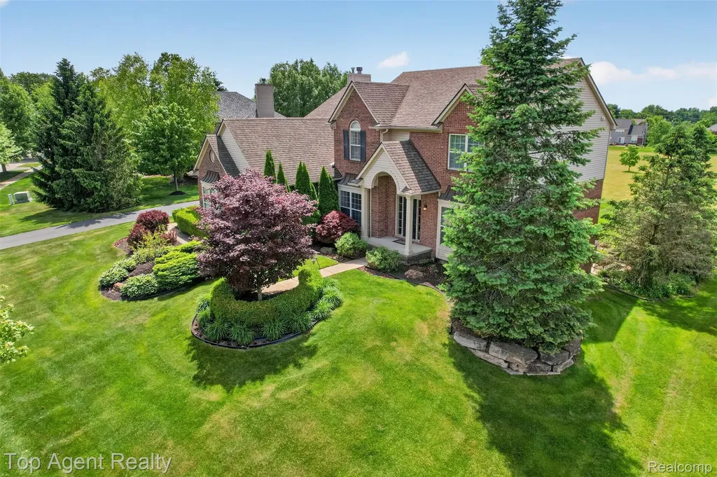 26321 Daria Circle E Lyon Charter Township MI 48178