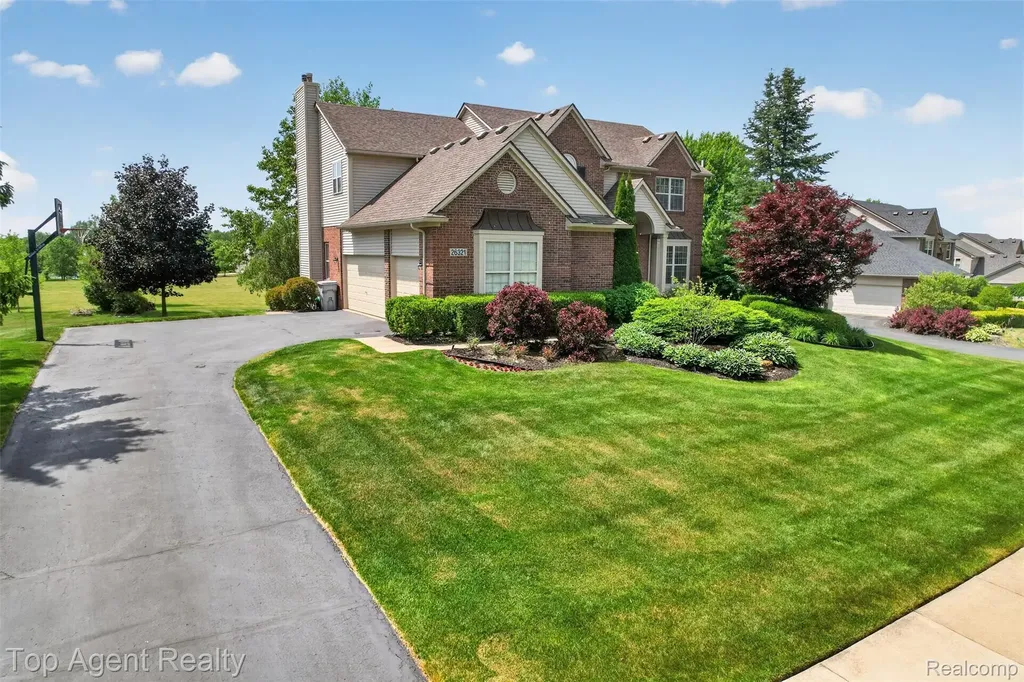 26321 Daria Circle E Lyon Charter Township MI 48178