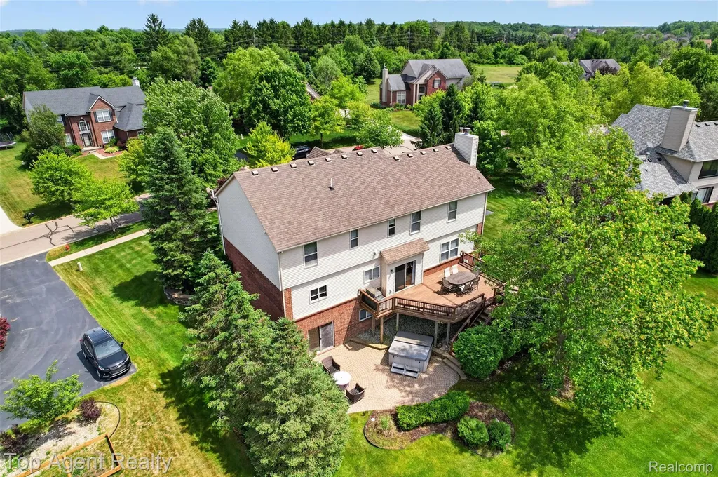 26321 Daria Circle E Lyon Charter Township MI 48178