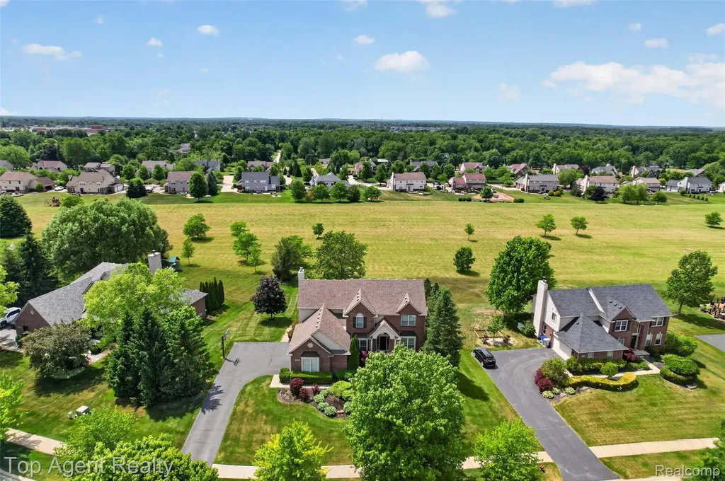 26321 Daria Circle E Lyon Charter Township MI 48178