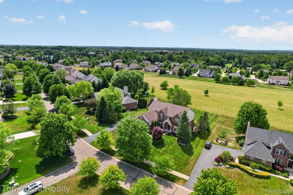 26321 Daria Circle E Lyon Charter Township MI 48178