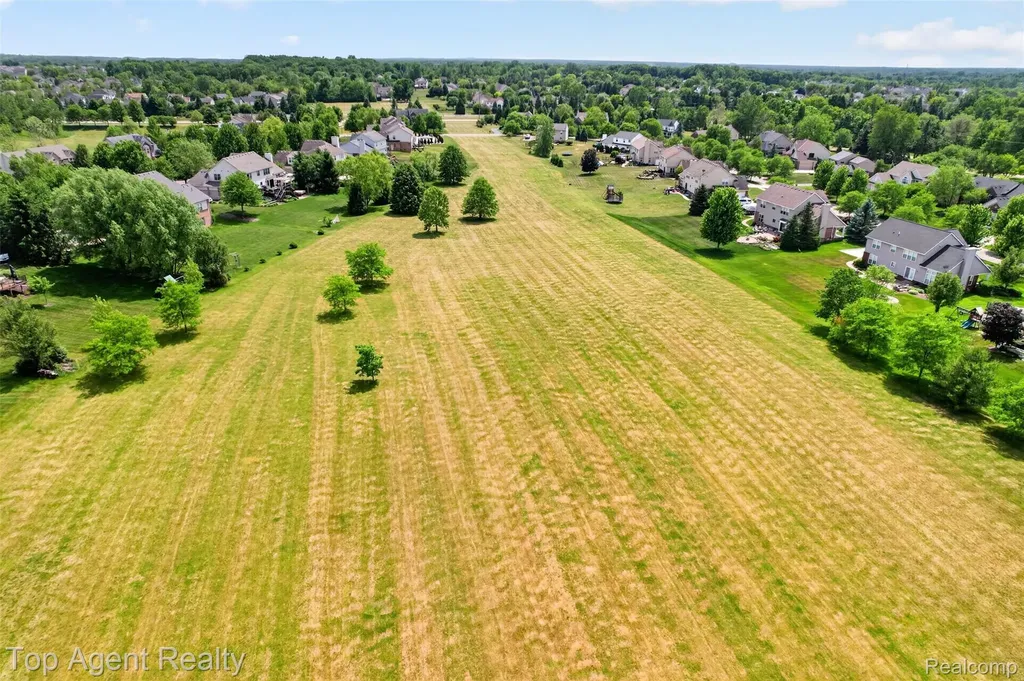 26321 Daria Circle E Lyon Charter Township MI 48178