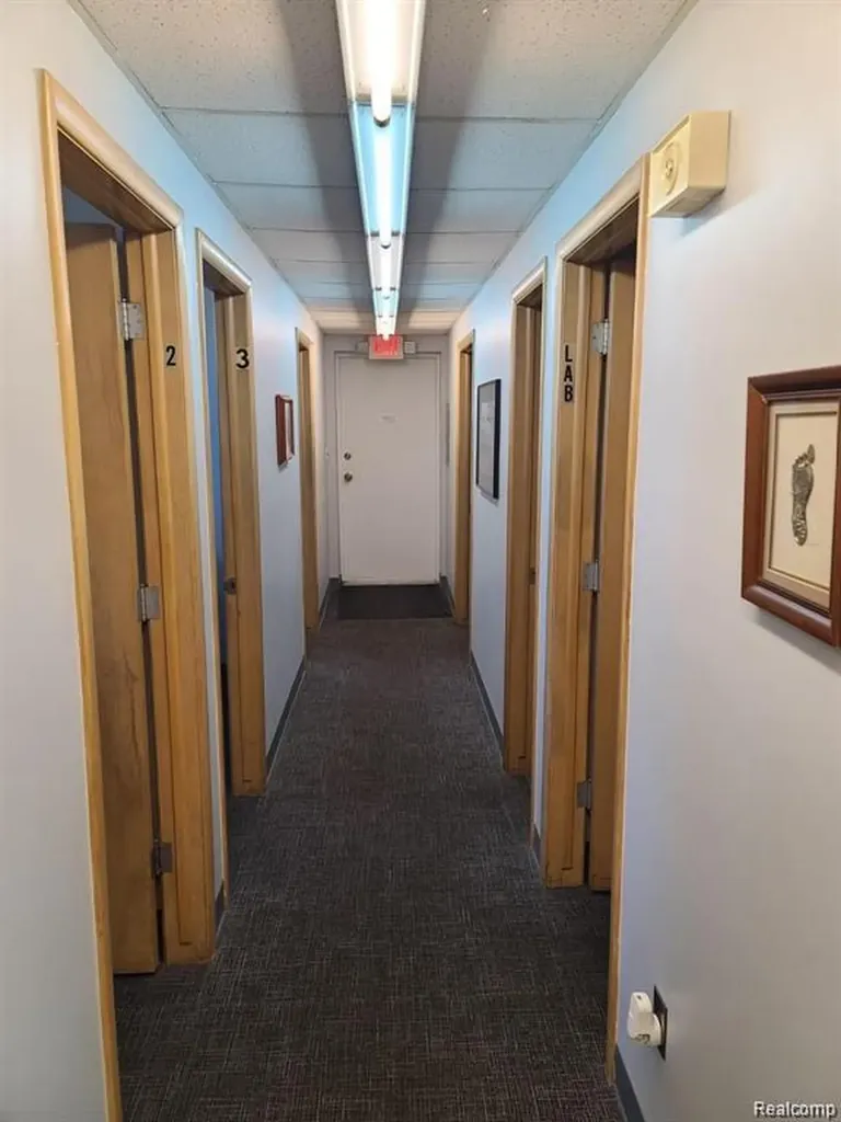 35337 Warren Road Westland City MI 48185