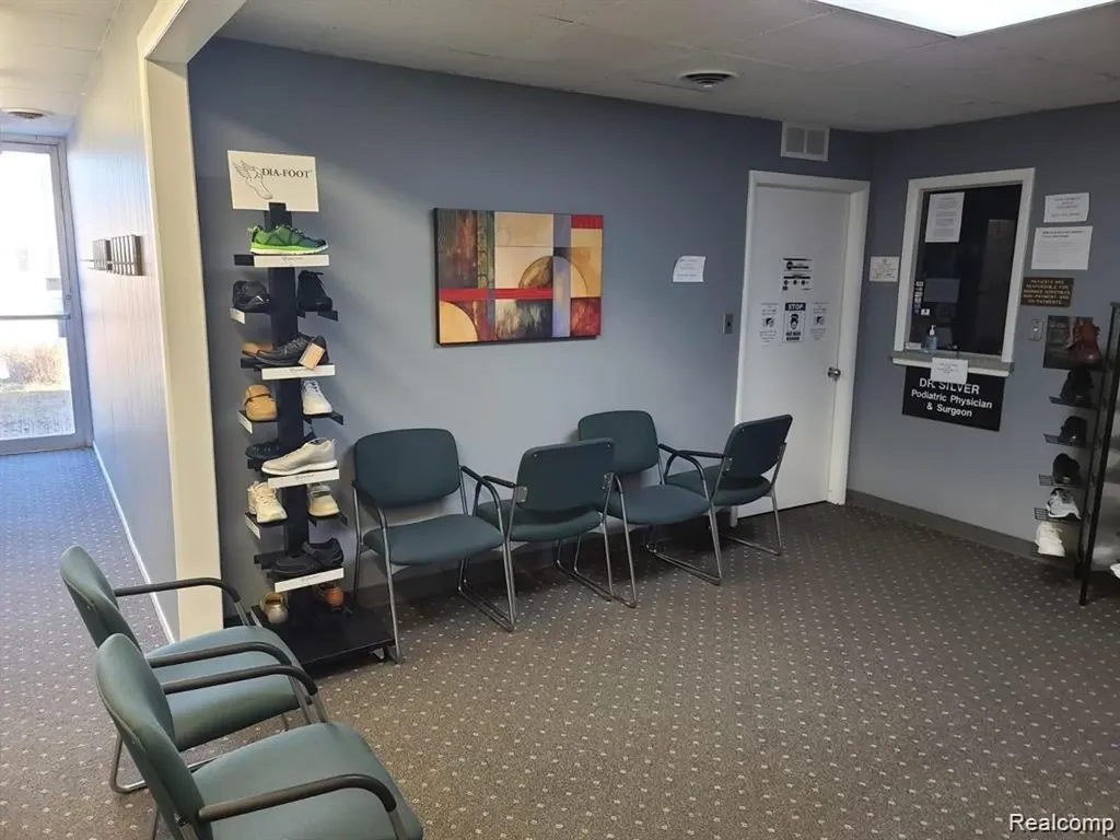 35337 Warren Road Westland City MI 48185