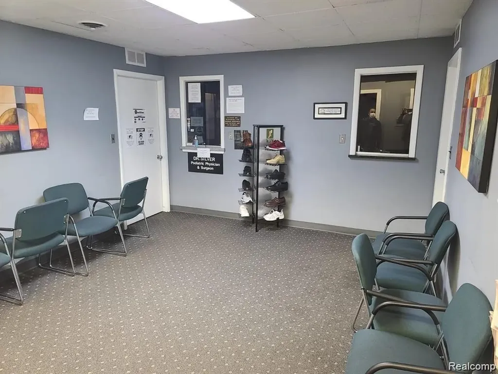 35337 Warren Road Westland City MI 48185