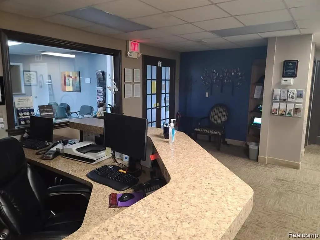 35337 Warren Road Westland City MI 48185
