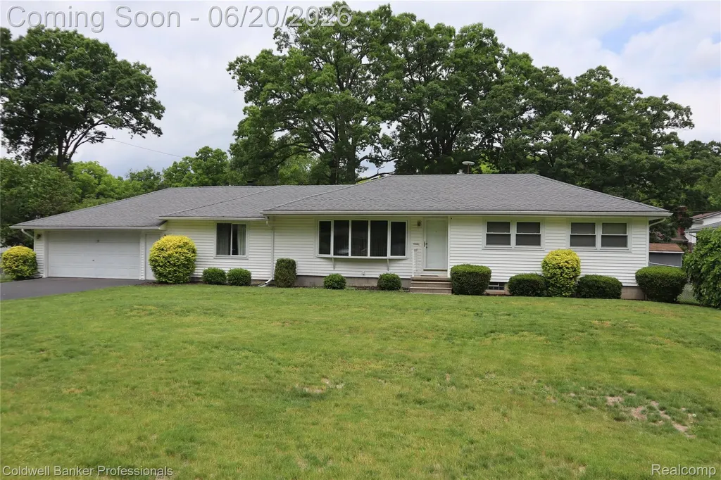 3456 Overton Street Waterford Charter Township MI 48328