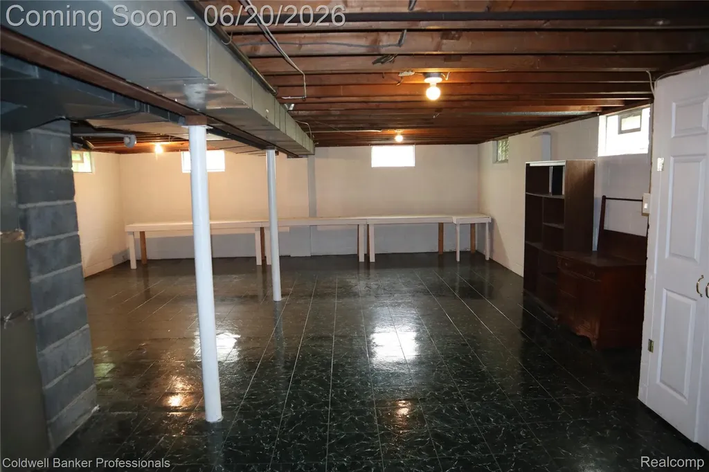 3456 Overton Street Waterford Charter Township MI 48328