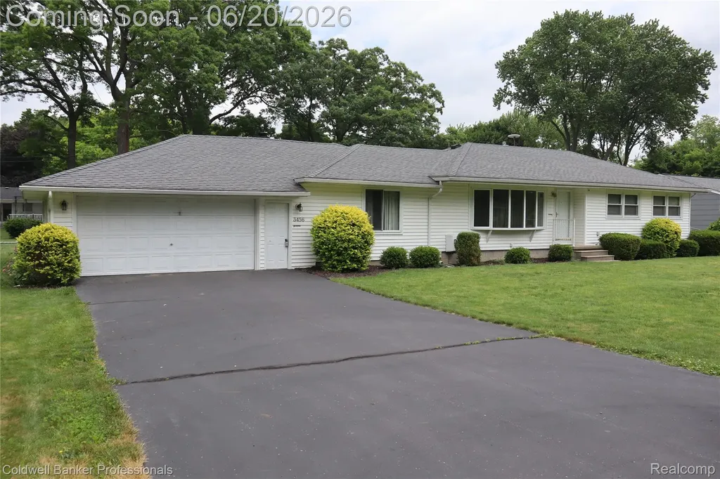 3456 Overton Street Waterford Charter Township MI 48328
