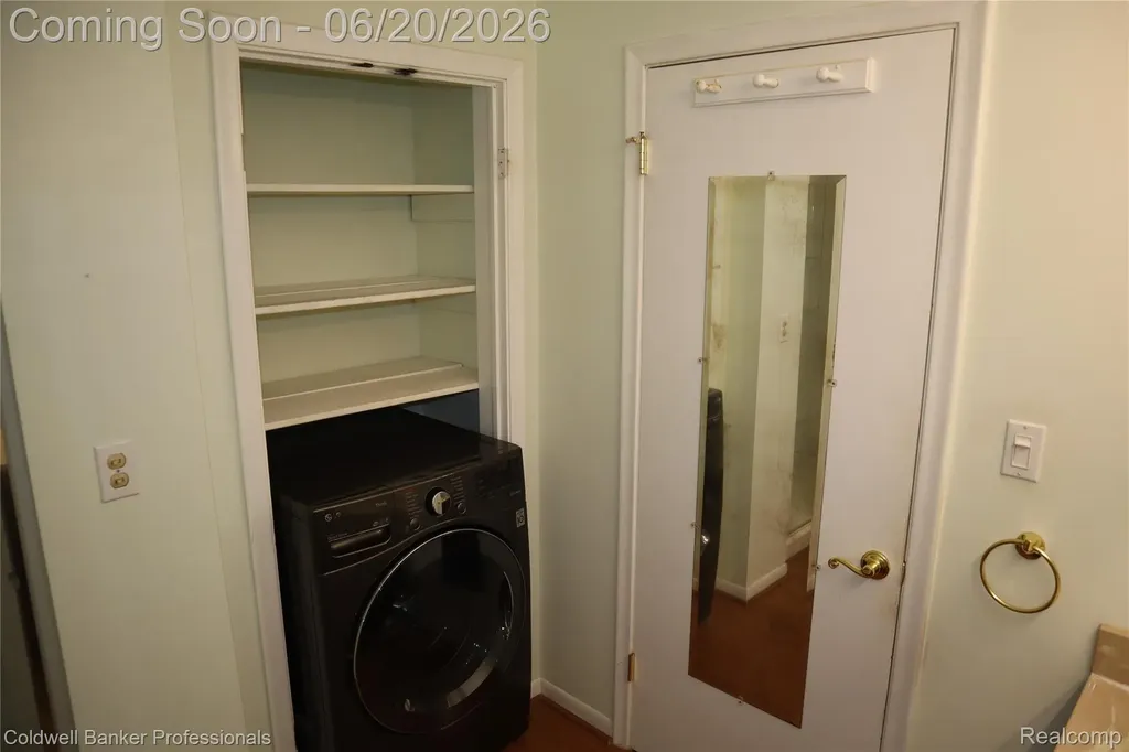 3456 Overton Street Waterford Charter Township MI 48328