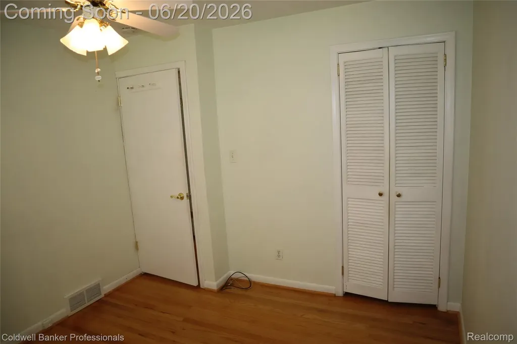 3456 Overton Street Waterford Charter Township MI 48328