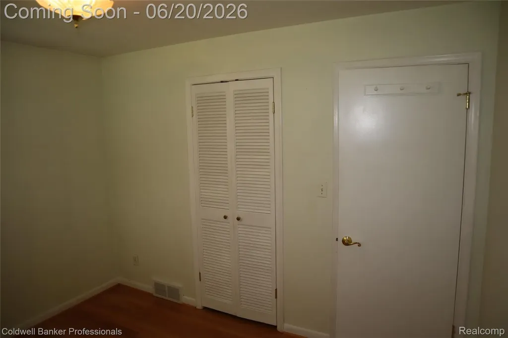 3456 Overton Street Waterford Charter Township MI 48328