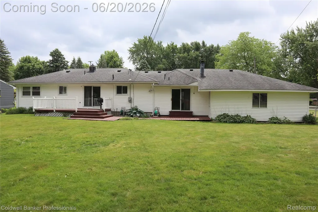 3456 Overton Street Waterford Charter Township MI 48328
