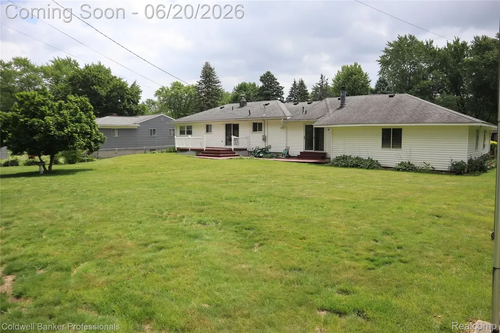 3456 Overton Street Waterford Charter Township MI 48328