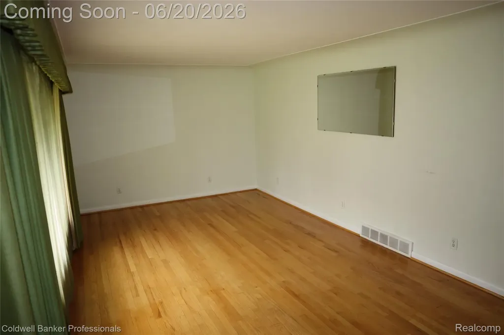 3456 Overton Street Waterford Charter Township MI 48328