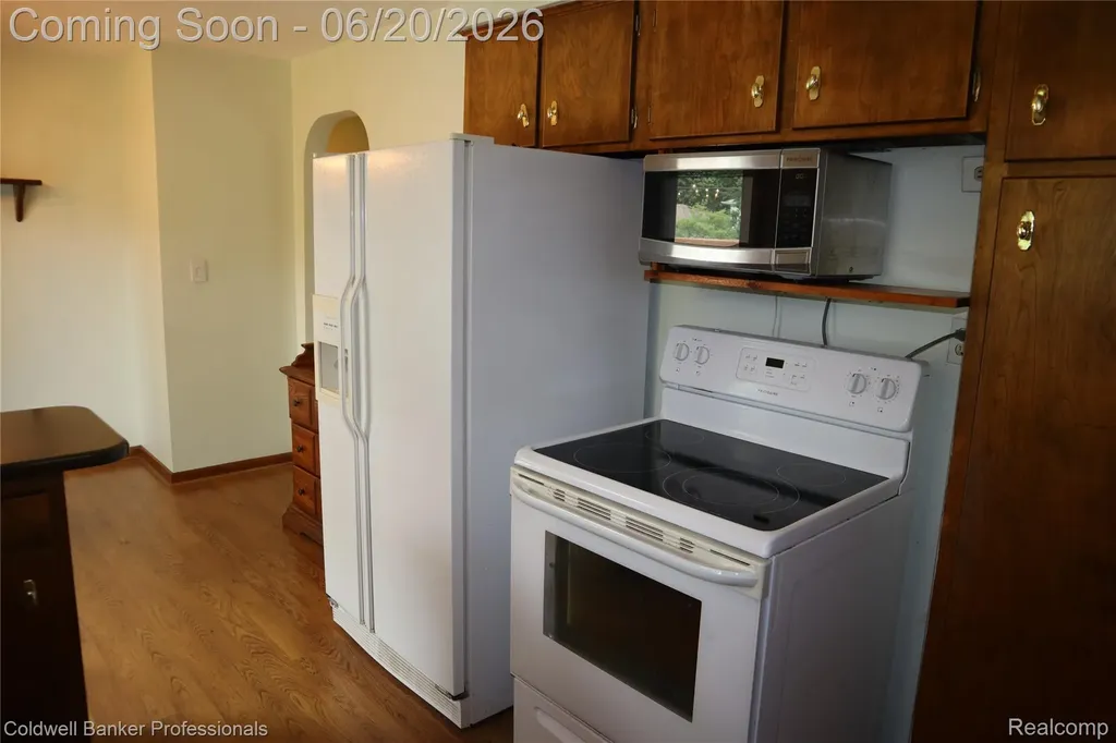 3456 Overton Street Waterford Charter Township MI 48328