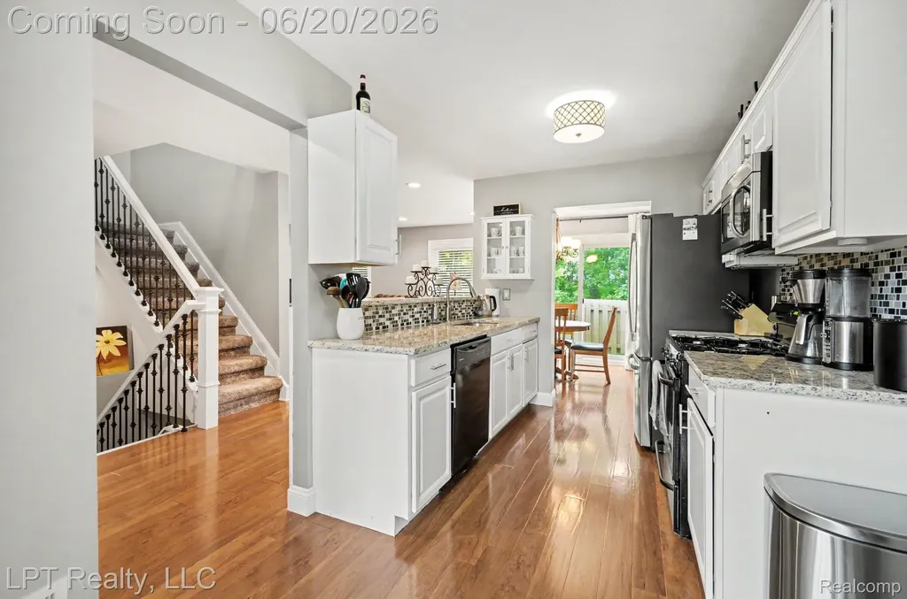 829 Langdon Court Rochester Hills City MI 48307