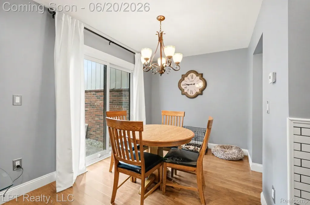 829 Langdon Court Rochester Hills City MI 48307