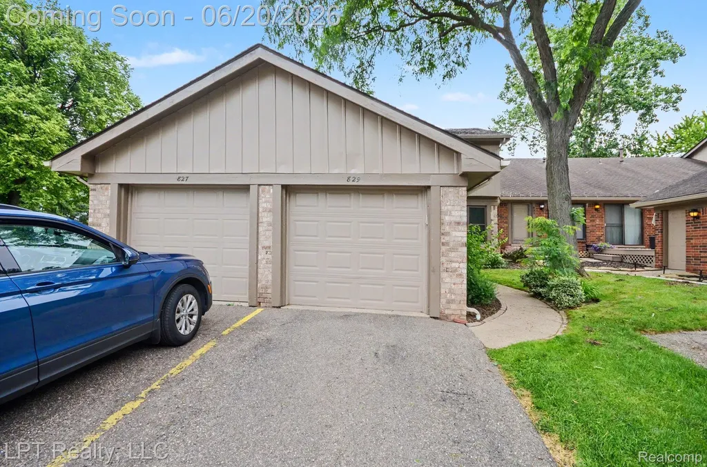 829 Langdon Court Rochester Hills City MI 48307