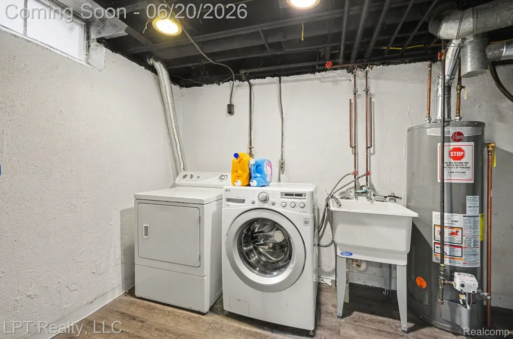 829 Langdon Court Rochester Hills City MI 48307