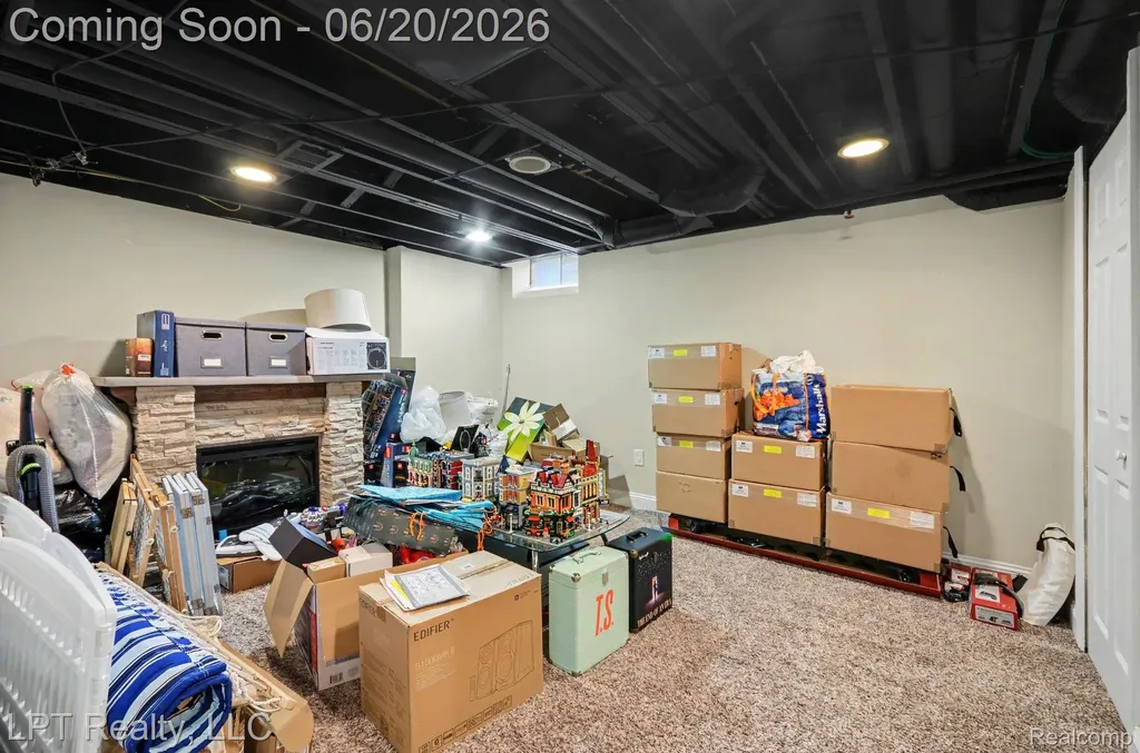 829 Langdon Court Rochester Hills City MI 48307