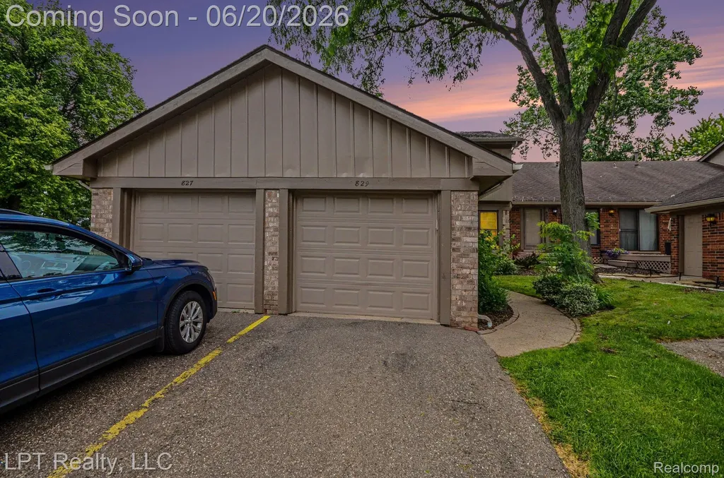 829 Langdon Court Rochester Hills City MI 48307