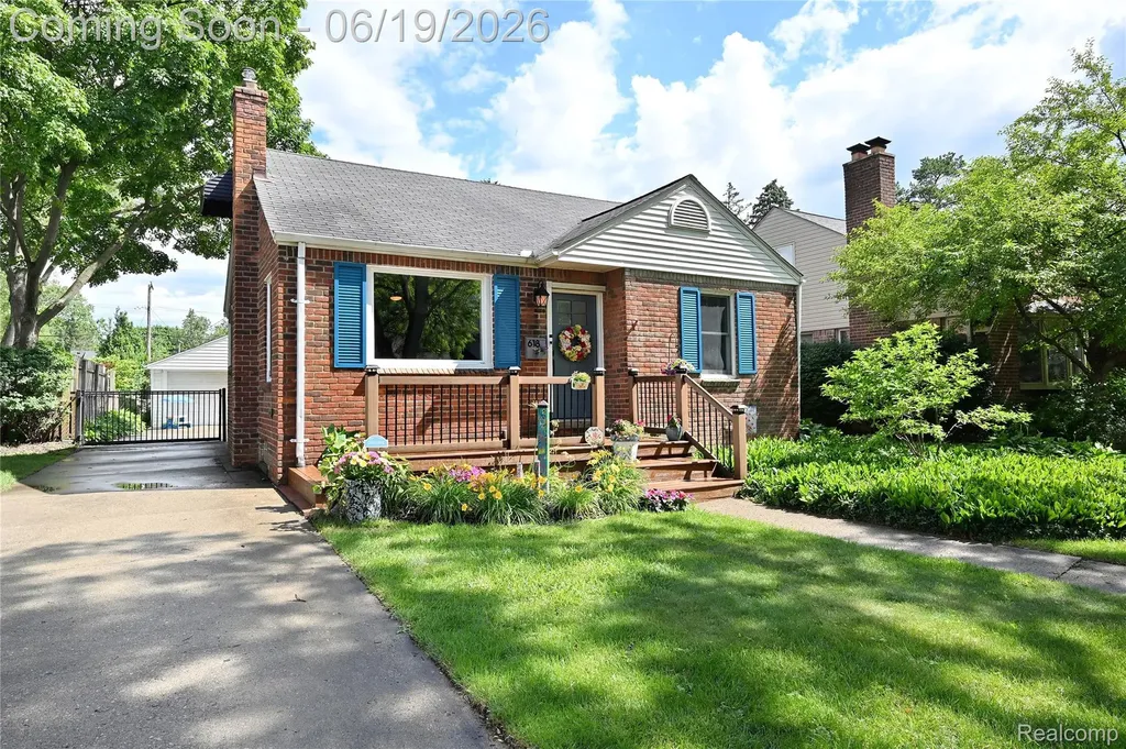 618 W Houstonia Avenue Royal Oak City MI 48073