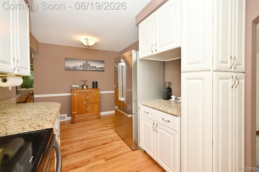 618 W Houstonia Avenue Royal Oak City MI 48073