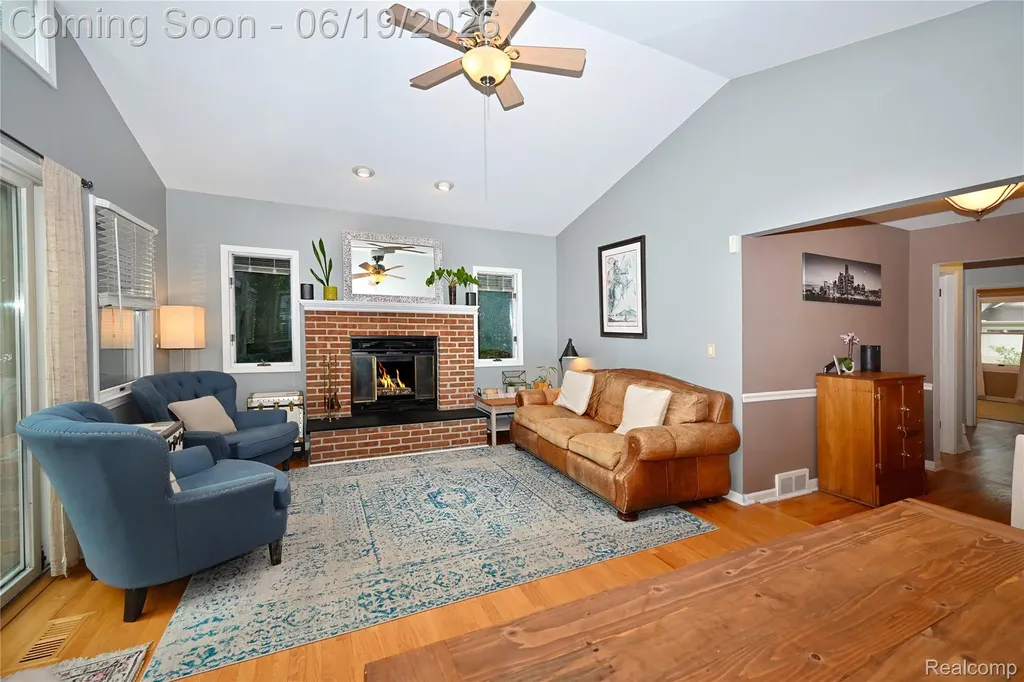 618 W Houstonia Avenue Royal Oak City MI 48073