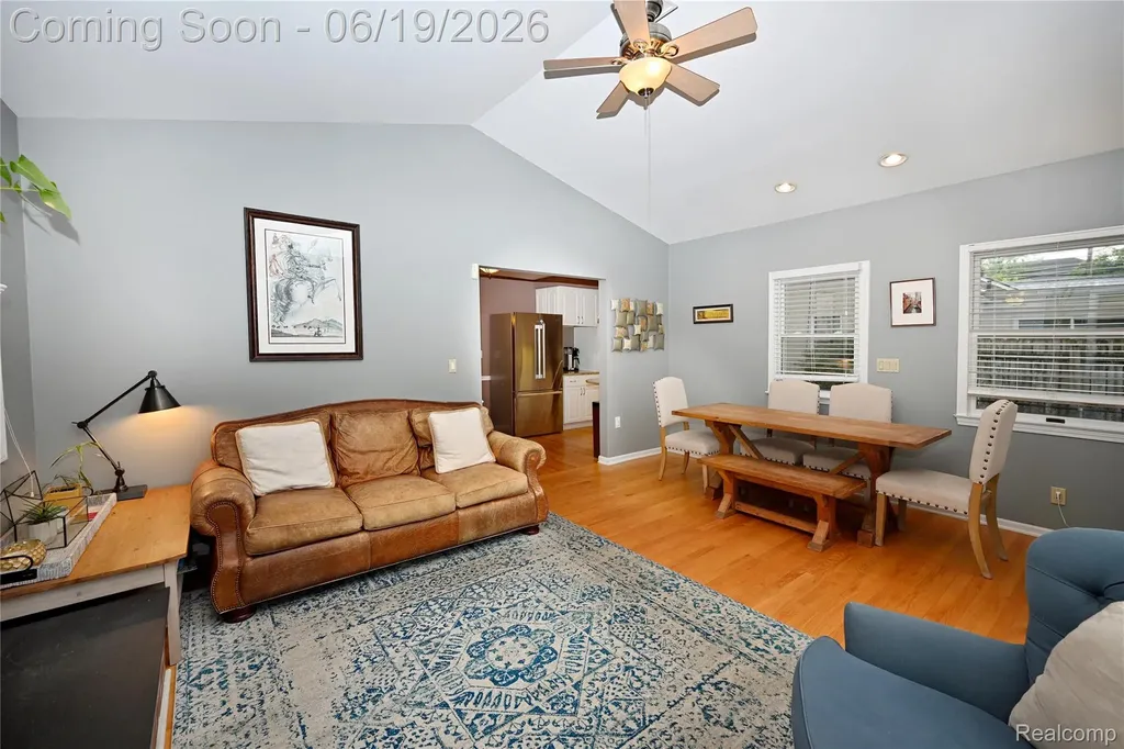 618 W Houstonia Avenue Royal Oak City MI 48073