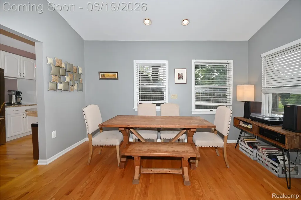 618 W Houstonia Avenue Royal Oak City MI 48073