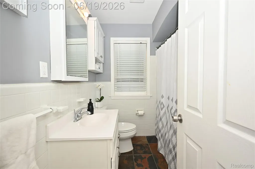 618 W Houstonia Avenue Royal Oak City MI 48073