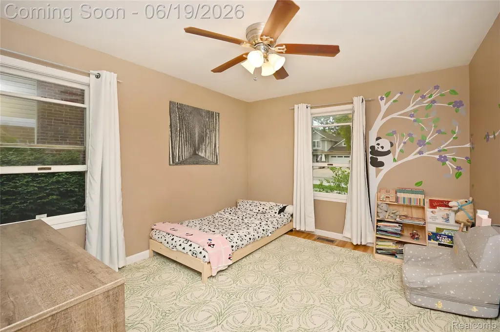 618 W Houstonia Avenue Royal Oak City MI 48073