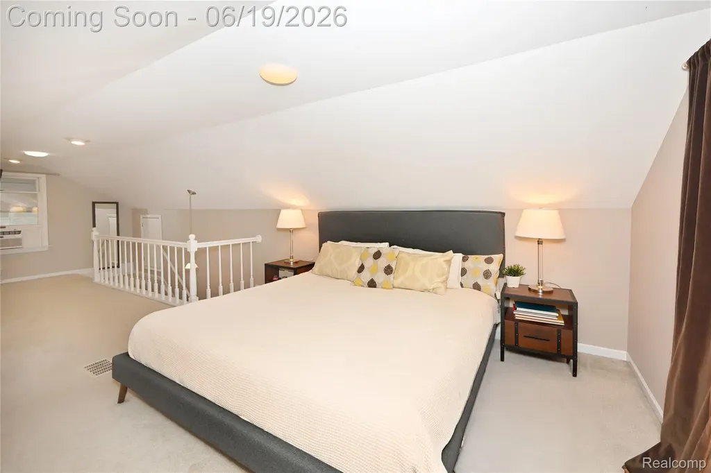 618 W Houstonia Avenue Royal Oak City MI 48073