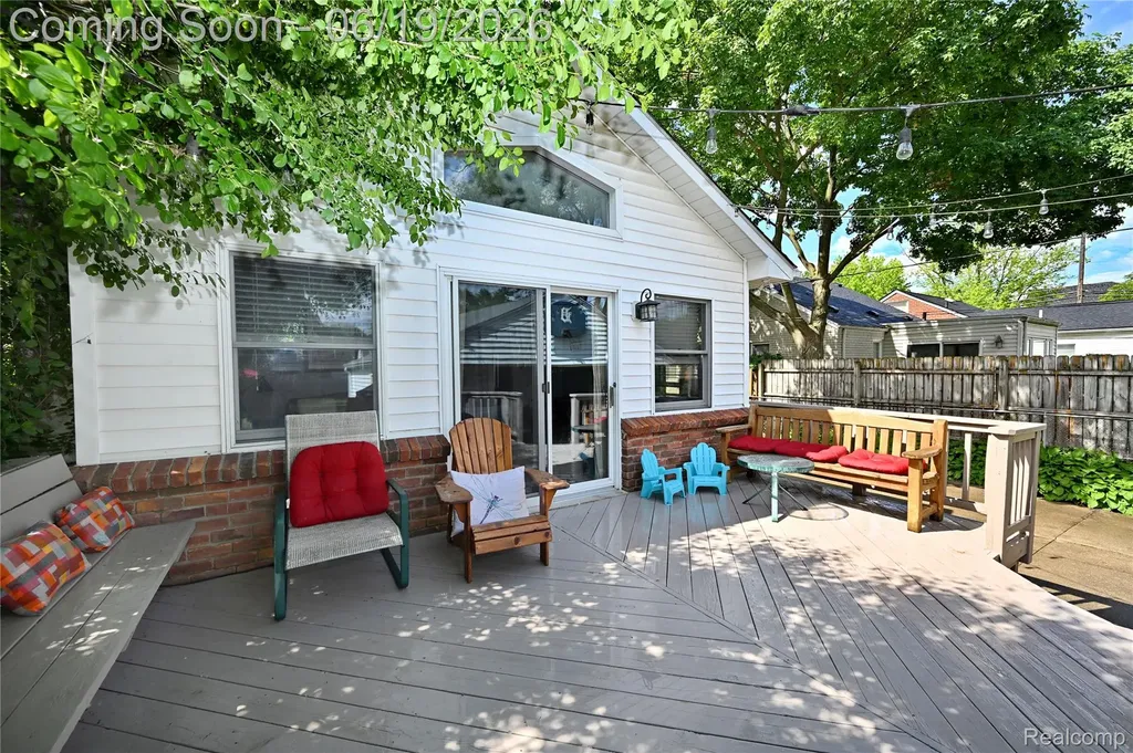 618 W Houstonia Avenue Royal Oak City MI 48073