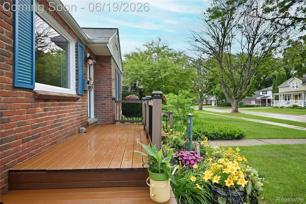 618 W Houstonia Avenue Royal Oak City MI 48073