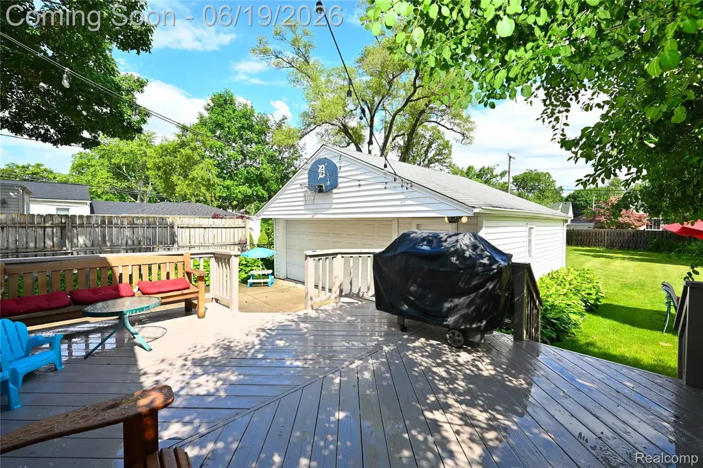 618 W Houstonia Avenue Royal Oak City MI 48073
