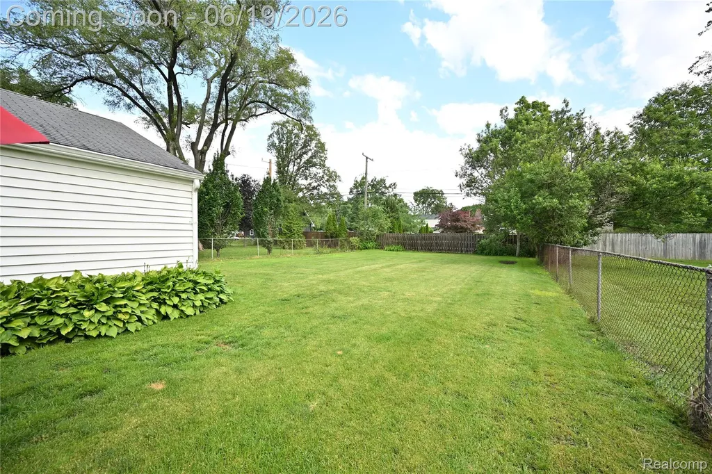 618 W Houstonia Avenue Royal Oak City MI 48073