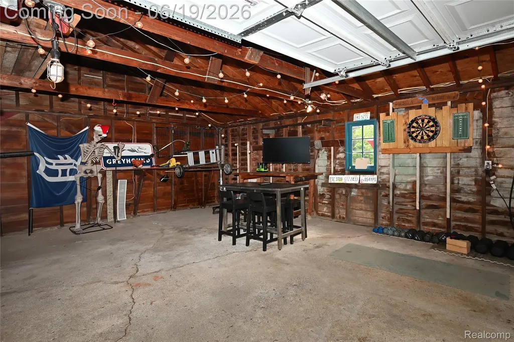 618 W Houstonia Avenue Royal Oak City MI 48073