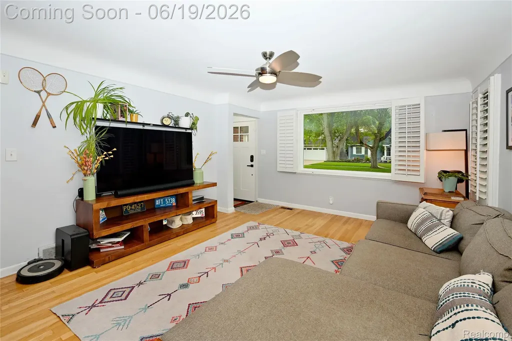 618 W Houstonia Avenue Royal Oak City MI 48073