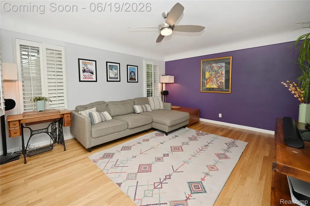 618 W Houstonia Avenue Royal Oak City MI 48073