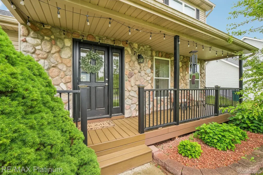 2353 Chestnut Bend Oceola Township MI 48855