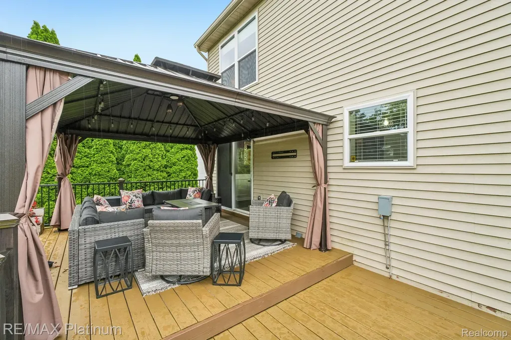 2353 Chestnut Bend Oceola Township MI 48855